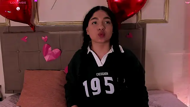 amandalee01 online show from 02-14-26, 07:43