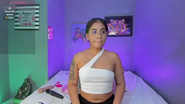 PammelaRoss1 online show from 04-01-26, 05:21