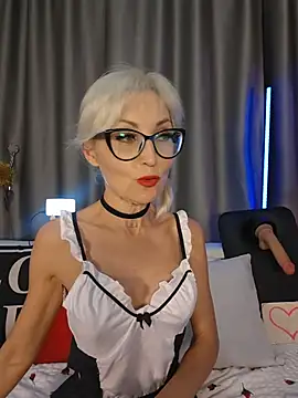 Snapshot of Milforja chatting on 05-27-26, 06:49 Milforja online show from 05-27-26, 06:49