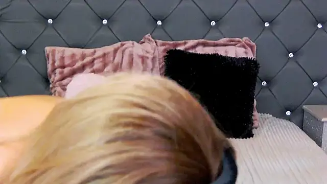 Snapshot of AniyaJoy chatting on 02-05-25, 03:20 AniyaJoy online show from 02-05-25, 03:20
