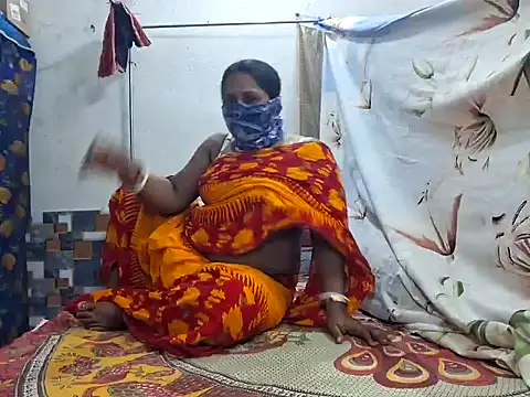 Snapshot of Real_Desi_Couple chatting on 12-09-24, 04:26 Real Desi Couple online show from 12-09-24, 04:26