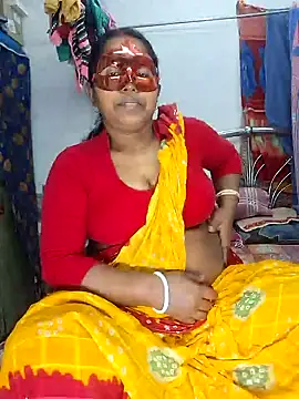 Snapshot of Real_Desi_Couple chatting on 12-26-24, 04:25 Real Desi Couple online show from 12-26-24, 04:25