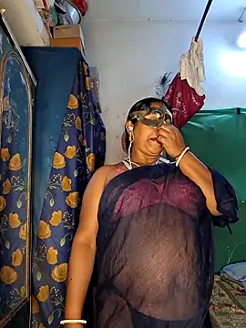 Snapshot of Real_Desi_Couple chatting on 03-17-26, 05:38 Real Desi Couple online show from 03-17-26, 05:38