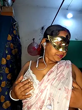 Snapshot of Real_Desi_Couple chatting on 03-26-26, 04:45 Real Desi Couple online show from 03-26-26, 04:45