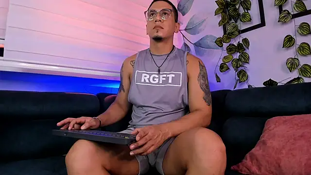 Snapshot of JoshMillerr_ chatting on 05-15-26, 06:59 JoshMillerr online show from 05-15-26, 06:59