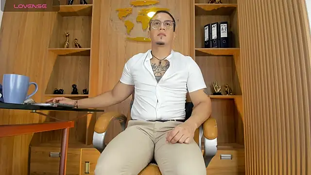 Snapshot of JoshMillerr_ chatting on 06-17-26, 04:08 JoshMillerr online show from 06-17-26, 04:08
