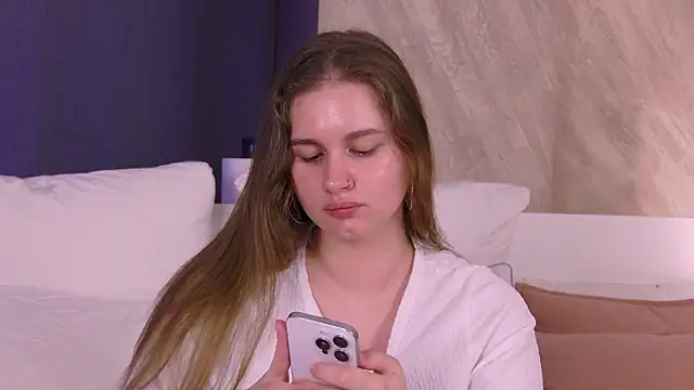 Snapshot of EllieHayes chatting on 07-04-26, 11:11 EllieHayes online show from 07-04-26, 11:11