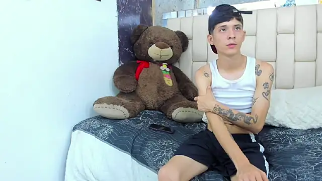 Bi Latin Boys1 online show from 12-28-24, 11:52