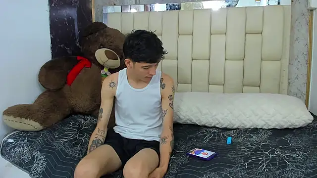 Bi Latin Boys1 online show from 12-29-24, 01:38