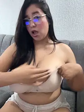 Snapshot of Savinneexotic chatting on 06-02-26, 04:58 Savinneexotic online show from 06-02-26, 04:58