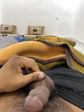 Snapshot of Lahcene chatting on 03-20-26, 11:42 Lahcene online show from 03-20-26, 11:42