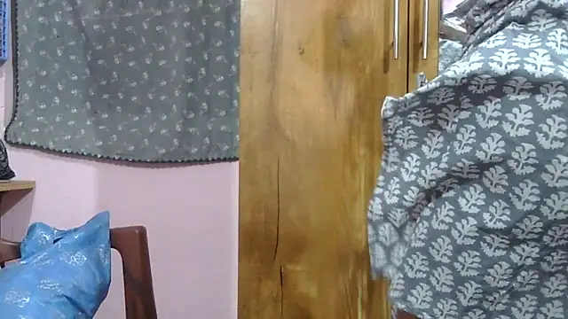 Snapshot of Suhana-sapna chatting on 04-15-26, 05:20 Suhana-sapna online show from 04-15-26, 05:20