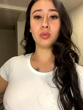 Snapshot of Zoee_t chatting on 01-09-26, 06:27 Zoee t online show from 01-09-26, 06:27