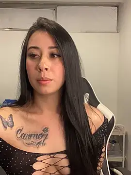 Snapshot of Zoee_t chatting on 02-08-26, 03:32 Zoee t online show from 02-08-26, 03:32