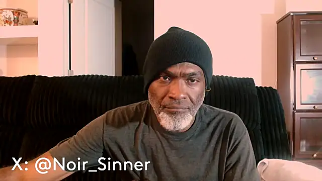 Snapshot of sinnernoir chatting on 06-17-26, 03:53 sinnernoir online show from 06-17-26, 03:53