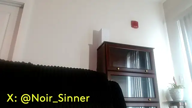 Snapshot of sinnernoir chatting on 07-08-26, 01:04 sinnernoir online show from 07-08-26, 01:04