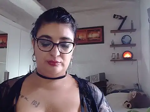 infiernowoman23 online show from 01-06-25, 06:31