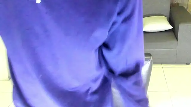 Snapshot of Duodreamhot chatting on 02-04-25, 04:15 Duodreamhot online show from 02-04-25, 04:15