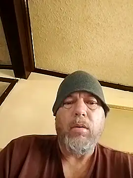 Snapshot of Rayc61 chatting on 02-14-26, 02:58 Rayc61 online show from 02-14-26, 02:58