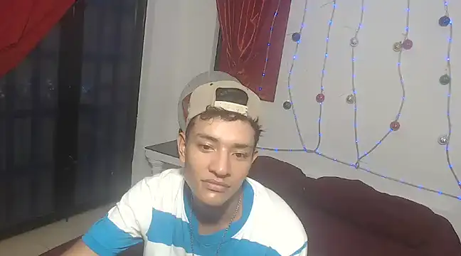 Snapshot of PartySexting chatting on 12-18-24, 02:53 PartySexting online show from 12-18-24, 02:53