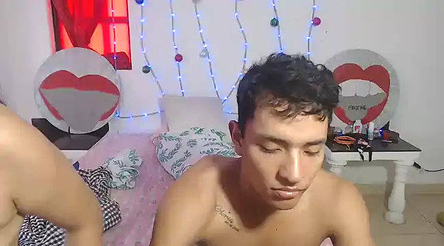 Snapshot of PartySexting chatting on 12-22-24, 12:05 PartySexting online show from 12-22-24, 12:05