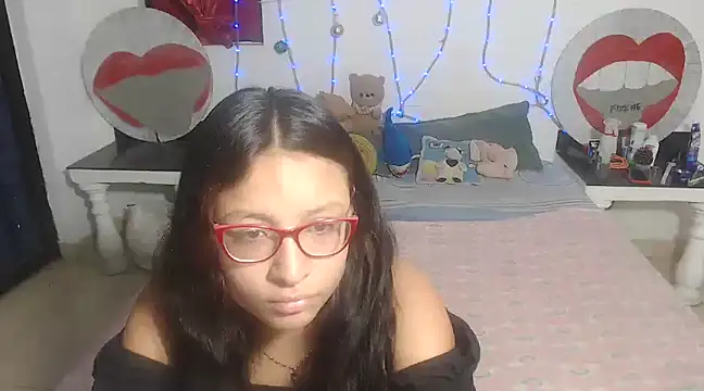 Snapshot of PartySexting chatting on 01-25-25, 02:04 PartySexting online show from 01-25-25, 02:04