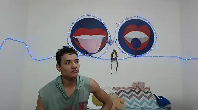 Snapshot of PartySexting chatting on 02-13-25, 02:23 PartySexting online show from 02-13-25, 02:23