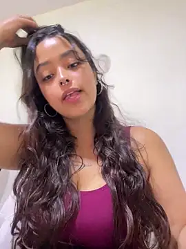 Ariana Pierce online show from 05-17-26, 03:08