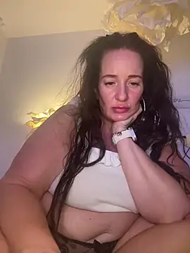 Snapshot of Engel_mia chatting on 07-17-26, 10:14 Engel mia online show from 07-17-26, 10:14