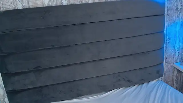 Snapshot of CrystalWoods94 chatting on 09-29-25, 01:49 CrystalWoods94 online show from 09-29-25, 01:49