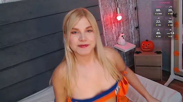 Snapshot of CrystalWoods94 chatting on 10-01-25, 01:50 CrystalWoods94 online show from 10-01-25, 01:50