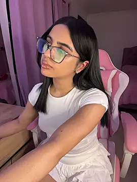 Emily-14 online show from 06-18-26, 04:24