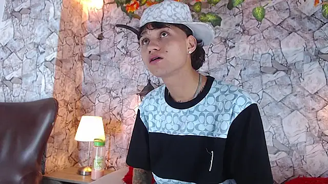 Samuel Hilton online show from 12-15-24, 04:29