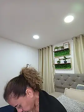 sasi luna online show from 02-01-26, 07:18