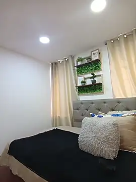 sasi luna online show from 04-14-26, 01:17