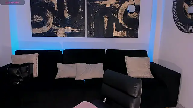 Snapshot of MiaFarrell_ chatting on 06-20-26, 11:24 MiaFarrell online show from 06-20-26, 11:24