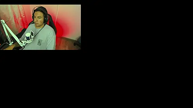 Snapshot of Listening_To_Your_Wishes chatting on 01-12-25, 03:07 Listening To Your Wishes online show from 01-12-25, 03:07