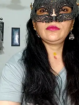Snapshot of sexy_bhabhi69 chatting on 06-11-26, 08:23 sexy bhabhi69 online show from 06-11-26, 08:23