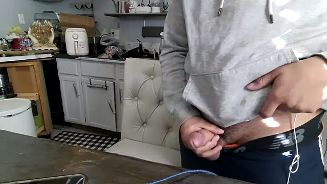 Snapshot of meximaloo1 chatting on 10-27-25, 07:40 meximaloo1 online show from 10-27-25, 07:40