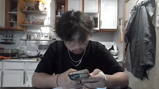 Snapshot of meximaloo1 chatting on 11-06-25, 12:33 meximaloo1 online show from 11-06-25, 12:33