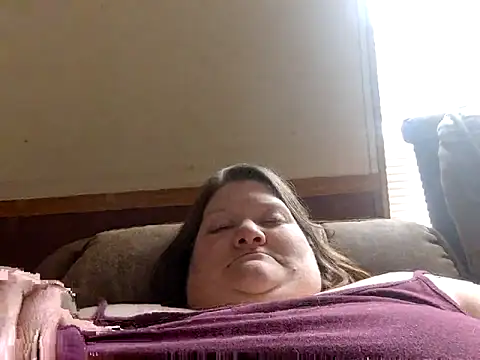 chrissybear84 online show from 02-18-26, 06:59