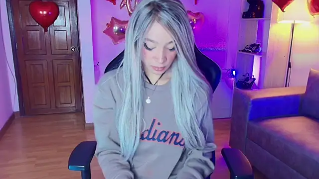 Snapshot of EmmaJhonnsson chatting on 02-04-25, 08:28 EmmaJhonnsson online show from 02-04-25, 08:28