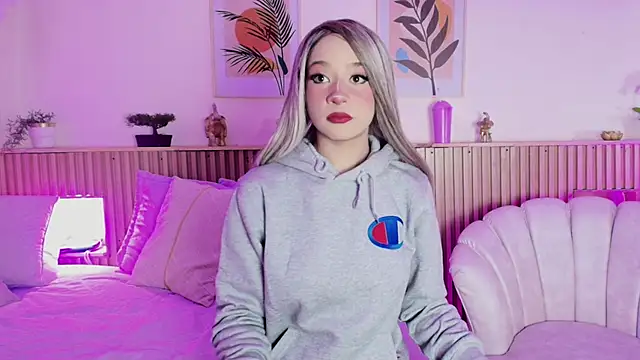 Snapshot of EmmaJhonnsson chatting on 02-08-25, 08:32 EmmaJhonnsson online show from 02-08-25, 08:32