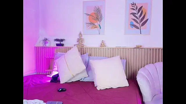 Snapshot of EmmaJhonnsson chatting on 03-08-25, 08:46 EmmaJhonnsson online show from 03-08-25, 08:46