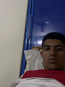 Snapshot of JitteryPrism2 chatting on 04-12-26, 05:18 JitteryPrism2 online show from 04-12-26, 05:18