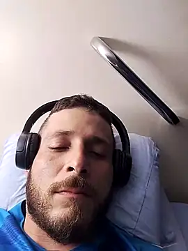 Snapshot of Away_Smit chatting on 03-10-26, 01:21 Away Smit online show from 03-10-26, 01:21