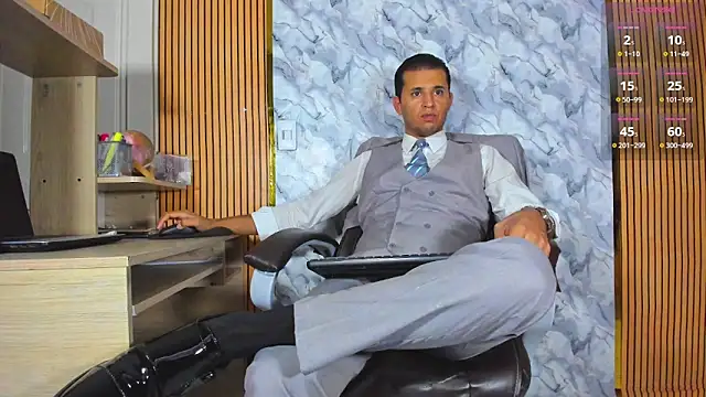 Hideintheoffice online show from 06-23-26, 02:09