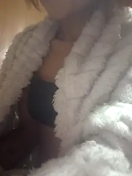 carmelbbyx22 online show from 04-10-26, 10:53