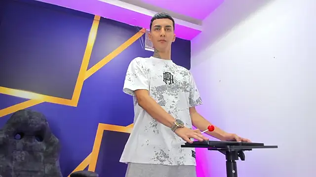 Angel xxx online show from 06-22-26, 03:58