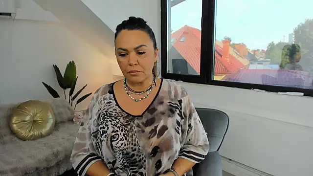 Aileen Stone online show from 07-17-26, 04:45